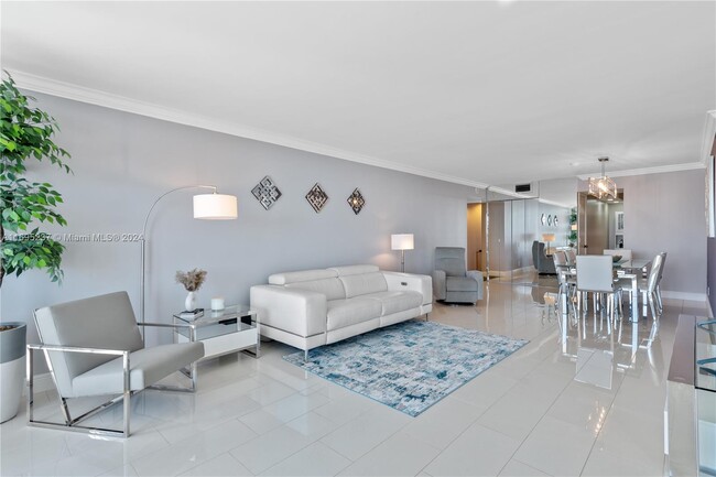 Building Photo - 1370 S Ocean Blvd