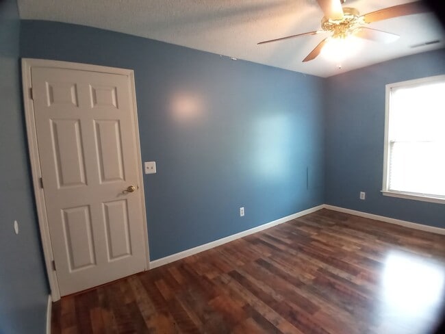 Building Photo - 350 Katydid St