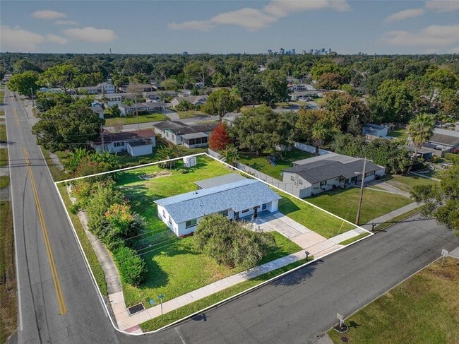 Building Photo - 3034 Touraine Ave