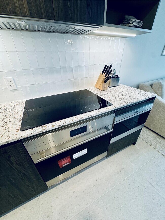 Building Photo - 159 NE 6th St