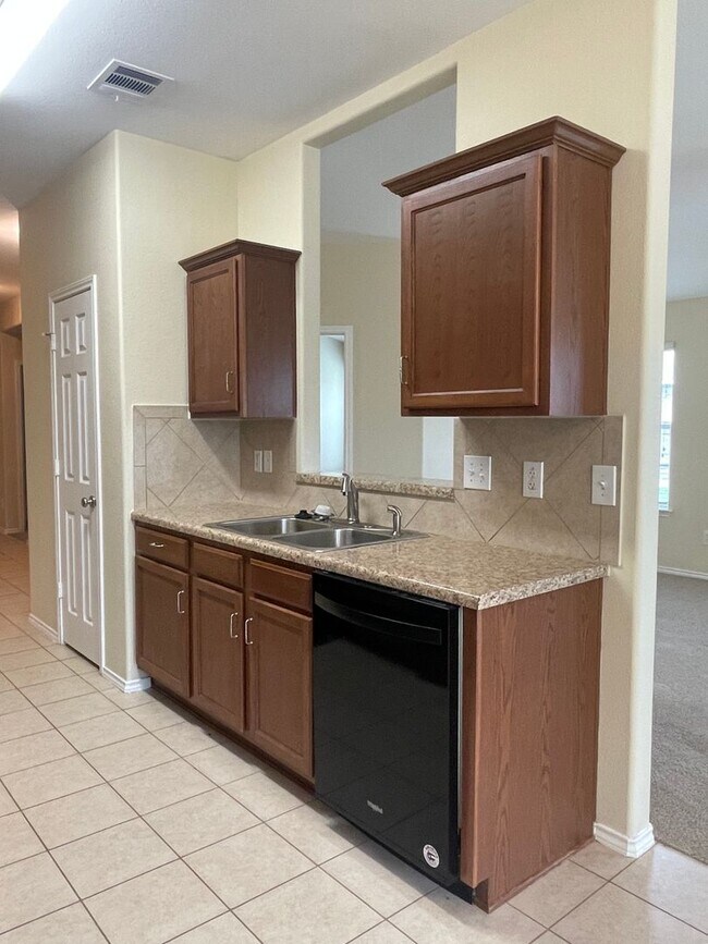 Building Photo - 3 BEDROOM, BELTON ISD