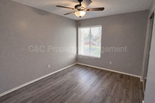 Building Photo - 600 Lorelei Ln