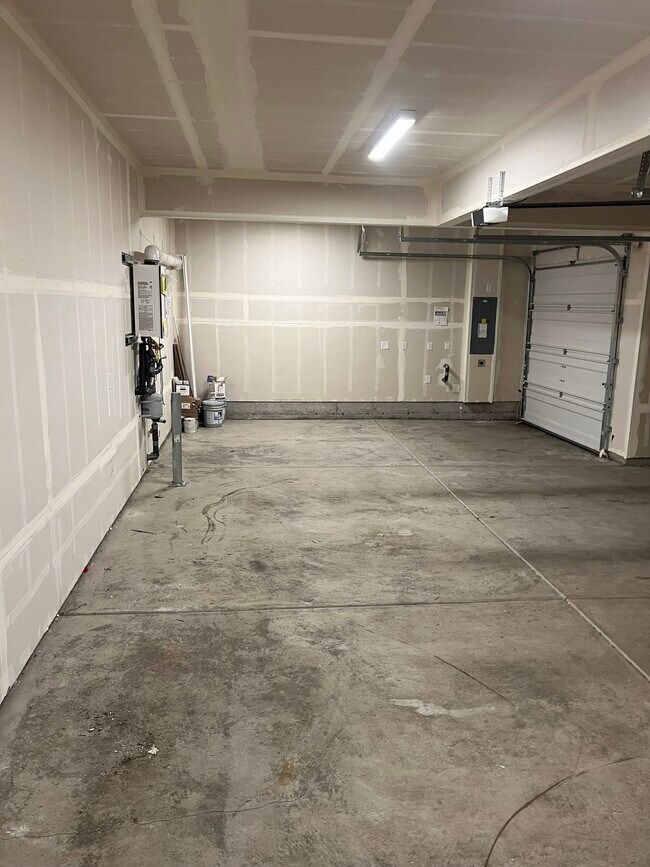 Building Photo - 2122 83rd Ave E
