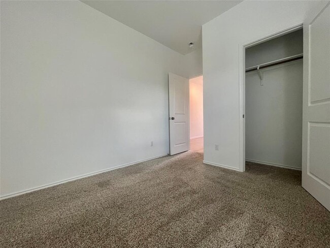 Building Photo - 133 Akela Wy