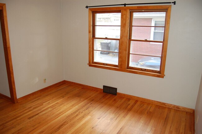 Building Photo - 3bd brick ranch in south-central Lincoln!