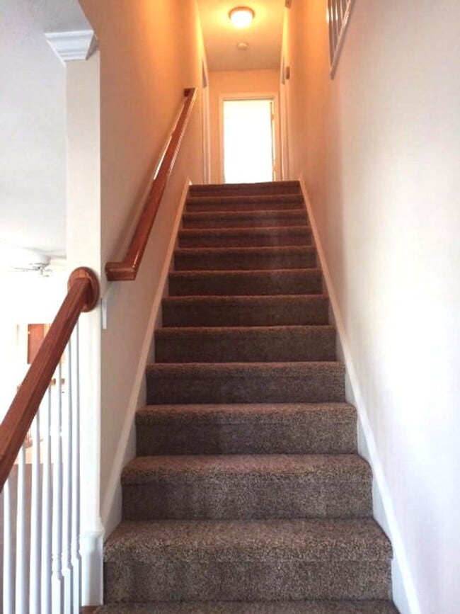 Building Photo - 913 Cabot Cove