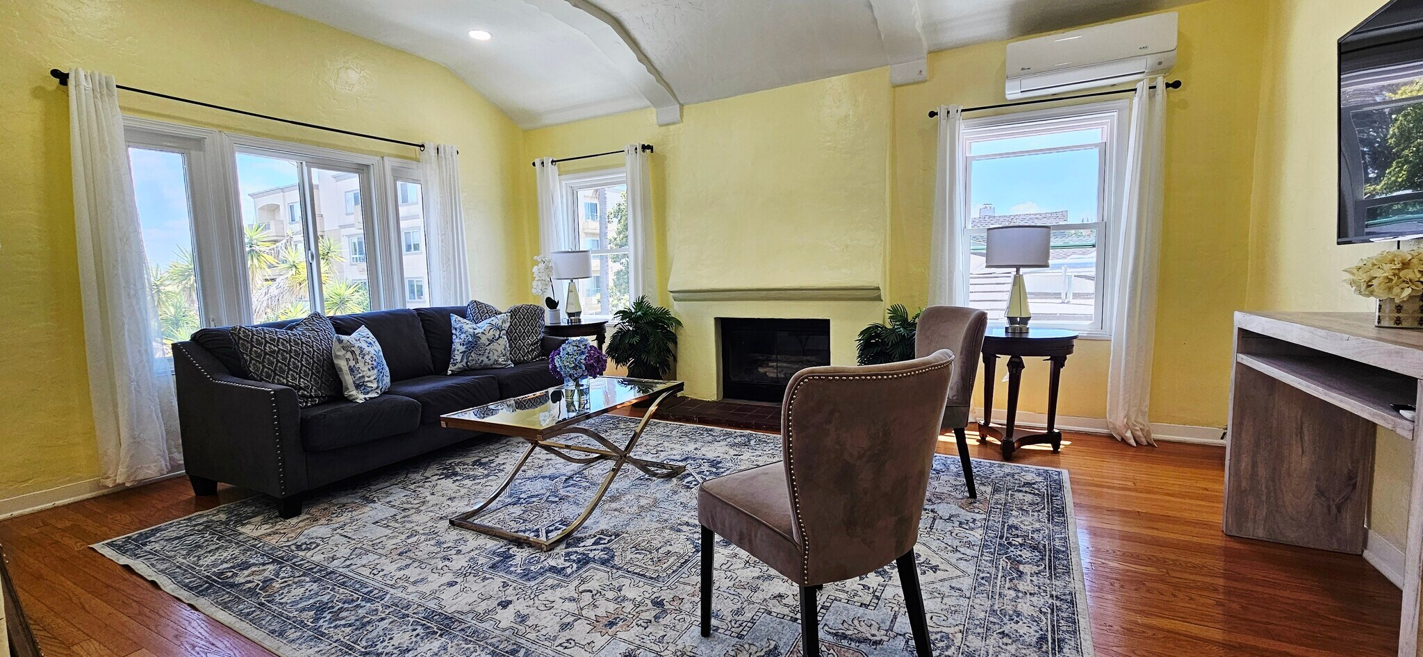 Building Photo - 1433 Livonia Ave