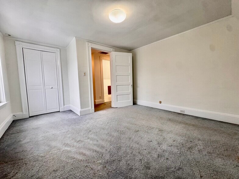 Building Photo - 41 Rich St