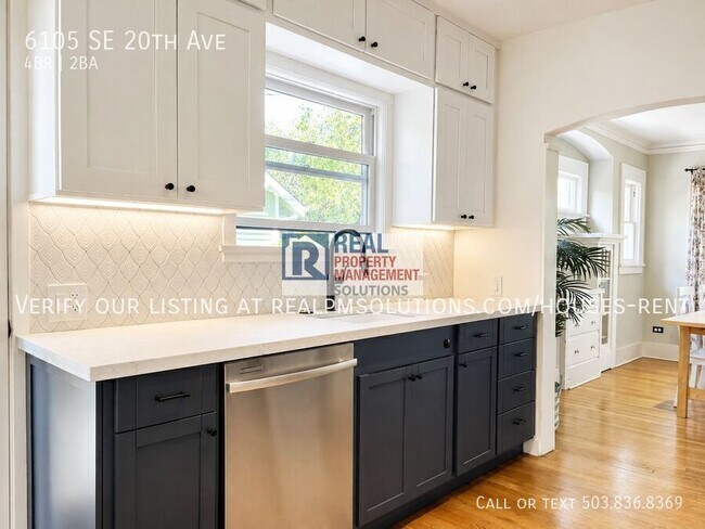 Building Photo - 6105 SE 20th Ave