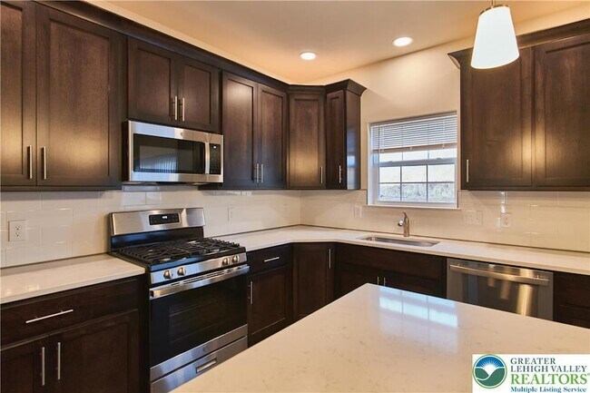 Building Photo - 6653 Stein Way
