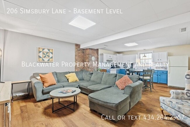 Building Photo - 206 Simsbury Ln