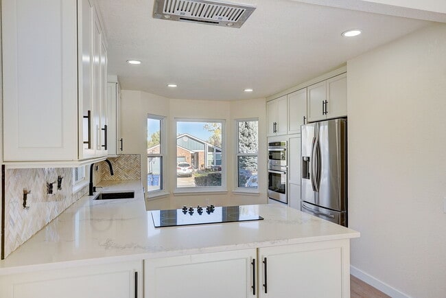 Kitchen - 8194 S Trenton Way