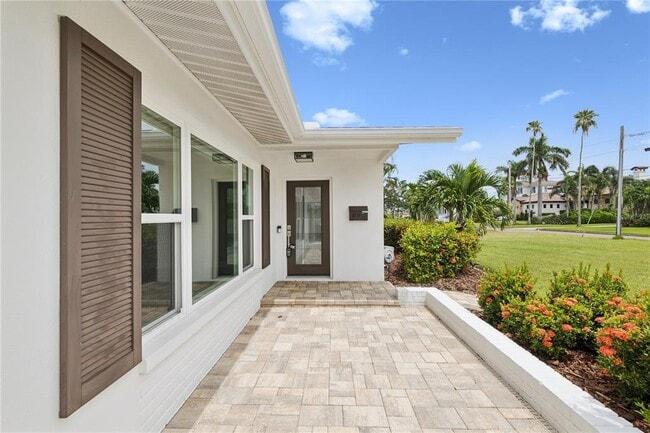 Building Photo - 3800 Bayshore Blvd NE