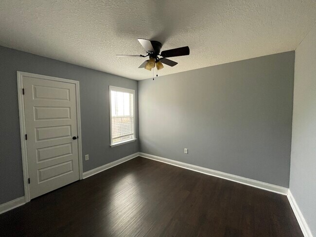 Building Photo - 3931 Karaline Cir