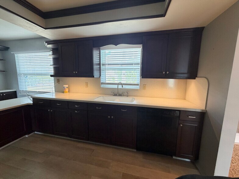 Kitchen - 3599 17th Ave N