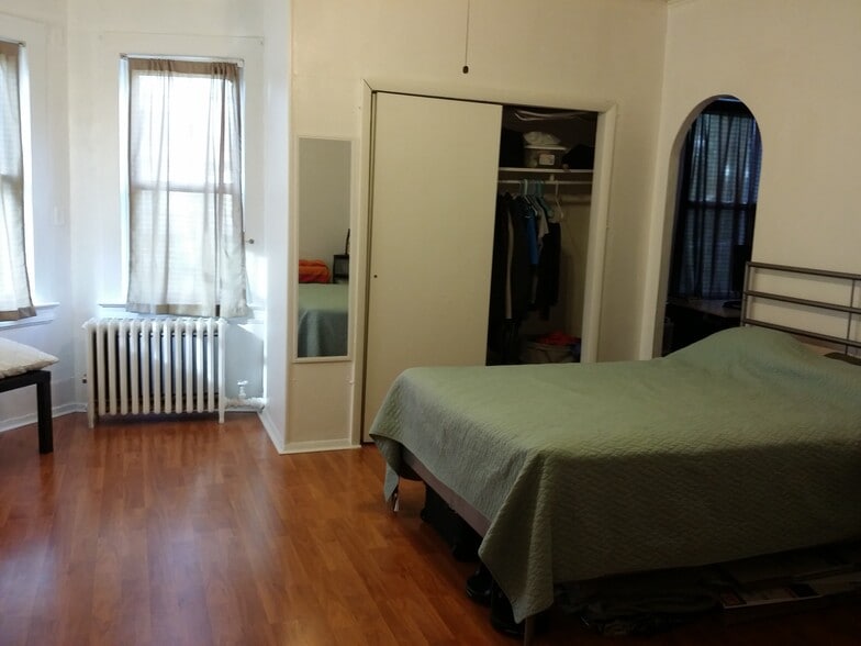 Building Photo - 231 Columbus Pl