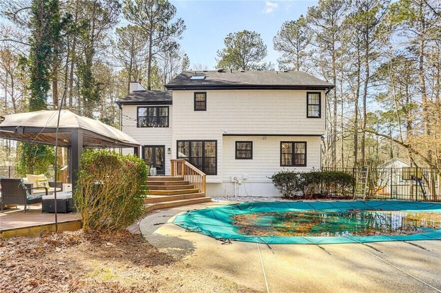 Building Photo - 3595 Chastain