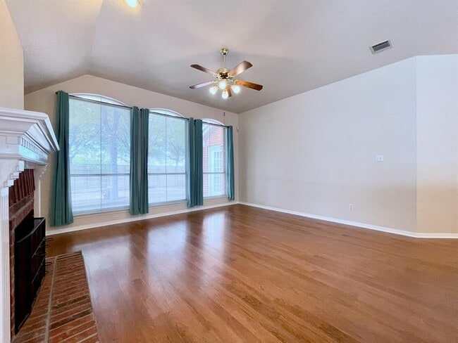 Building Photo - 1725 Dapplegrey Ln
