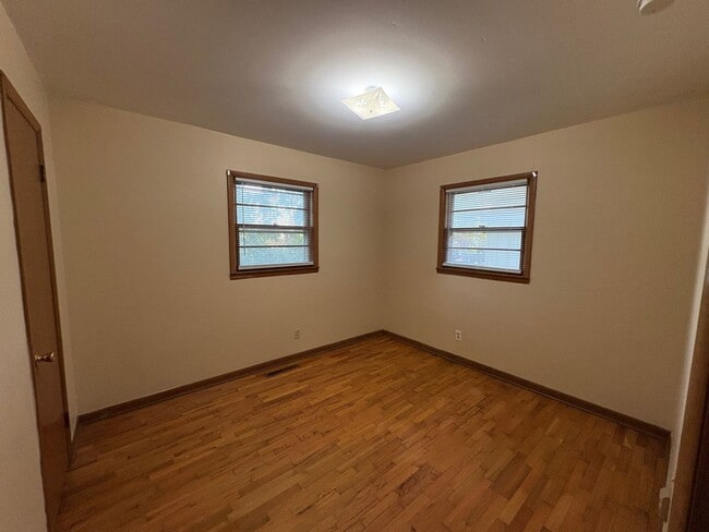 Building Photo - 2048 S Fairway Ave