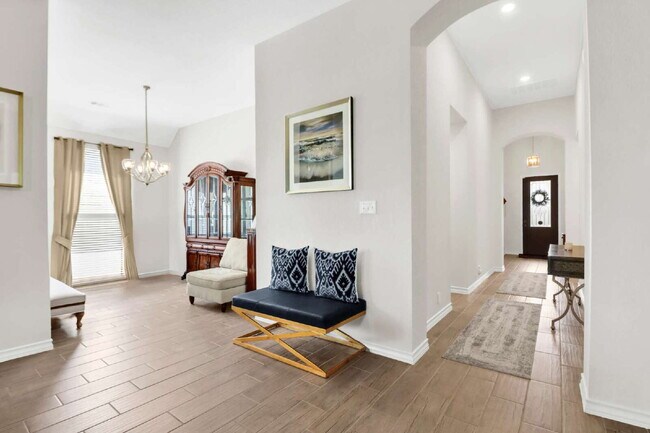 Building Photo - "Spacious 4-Bedroom Haven with 3 Full Baths in San Antonio's Charming Davis Ranch!"