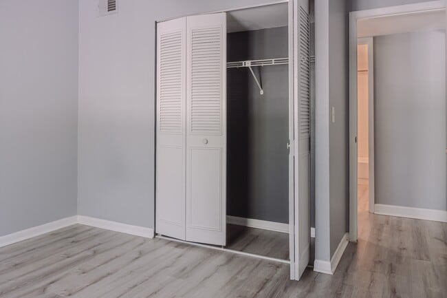 Building Photo - 8215 Sun Spring Cir