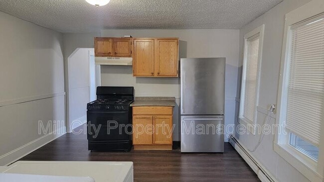 Building Photo - 343 Auburn St