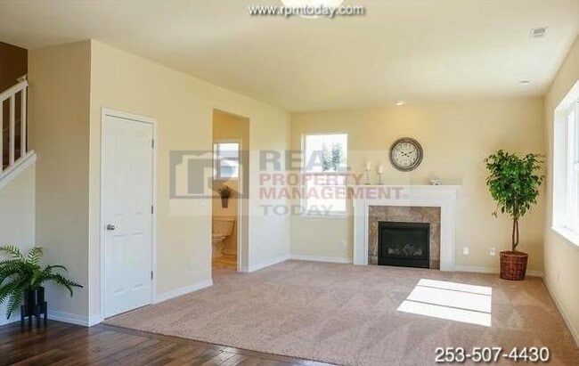 Building Photo - Gorgeous 4 Bedroom! Upgrades Galore!