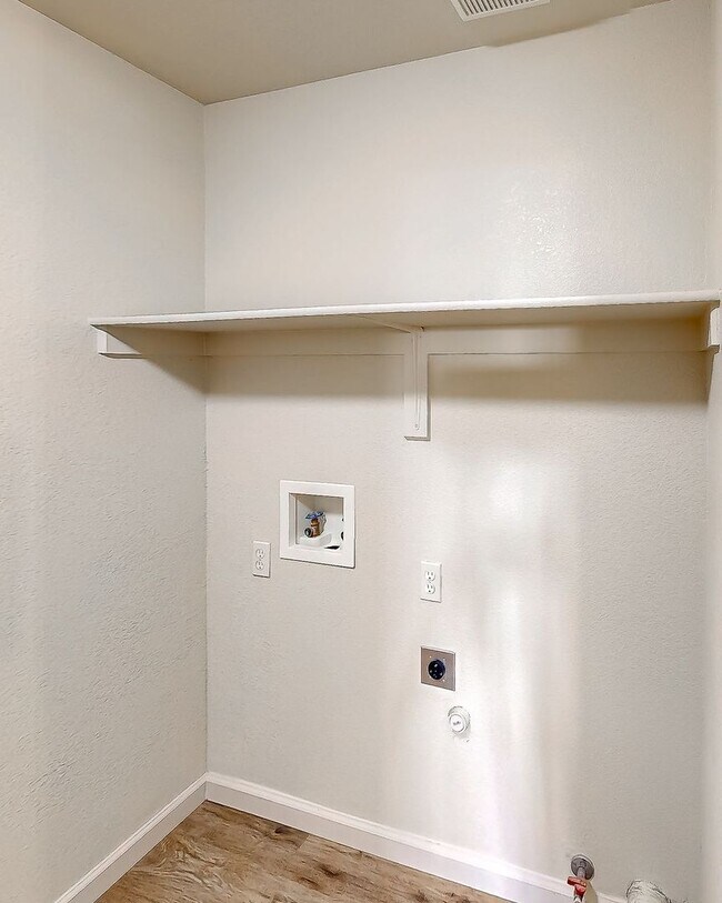 Building Photo - Elegant, Exclusive & Exquisite in this dre...