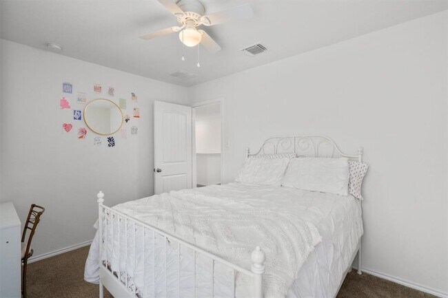 Building Photo - 1208 Ravenside Cove