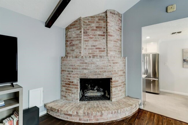 Building Photo - 9738 Derrik Dr