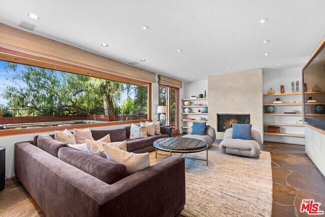 Building Photo - 4305 Clear Valley Dr