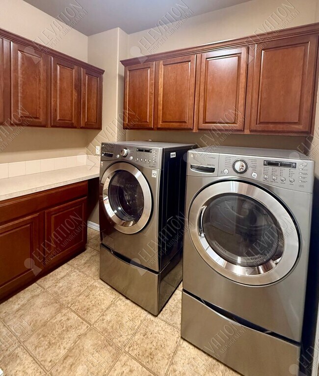 Building Photo - 60974 Snowbrush Dr