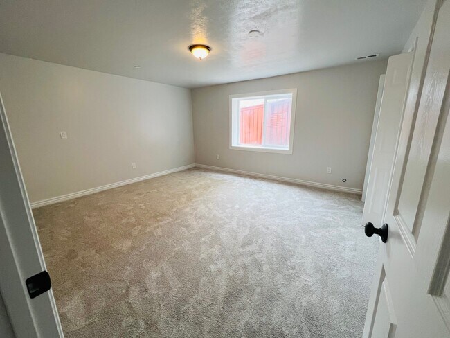 Building Photo - 1987 E Aspen Grv Ct