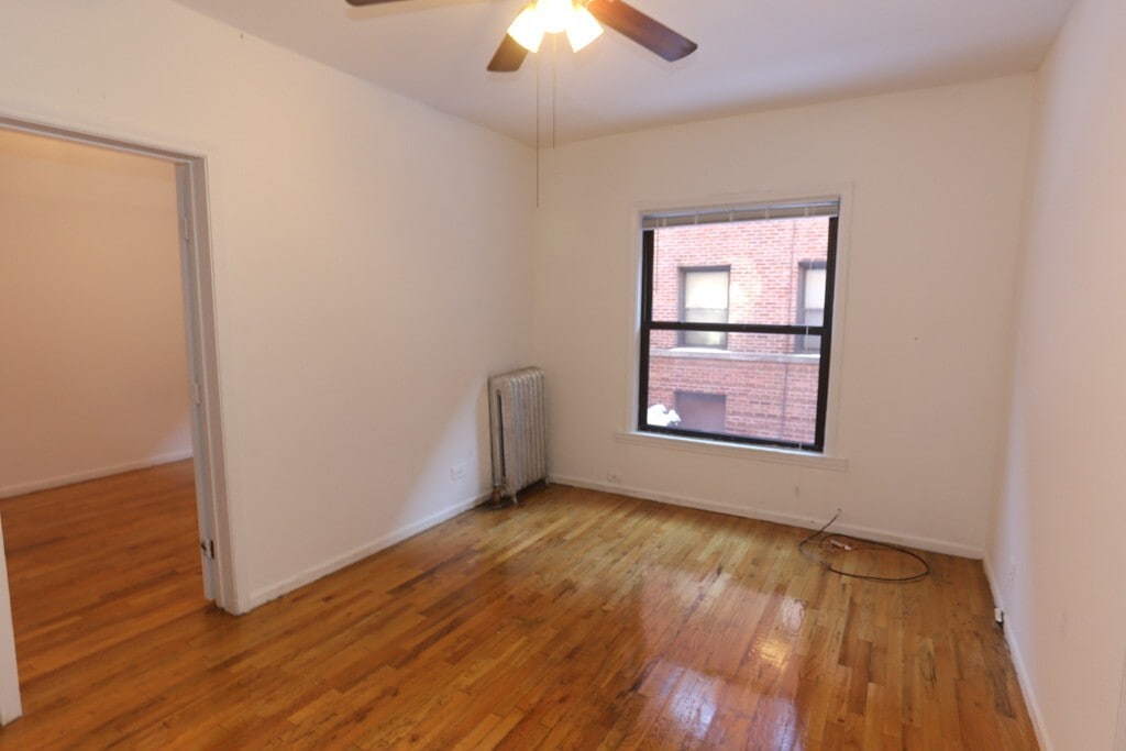 Building Photo - 933 W Sunnyside Ave