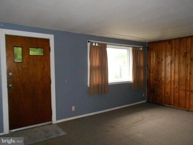 Building Photo - 5619 Beaver Dam Rd