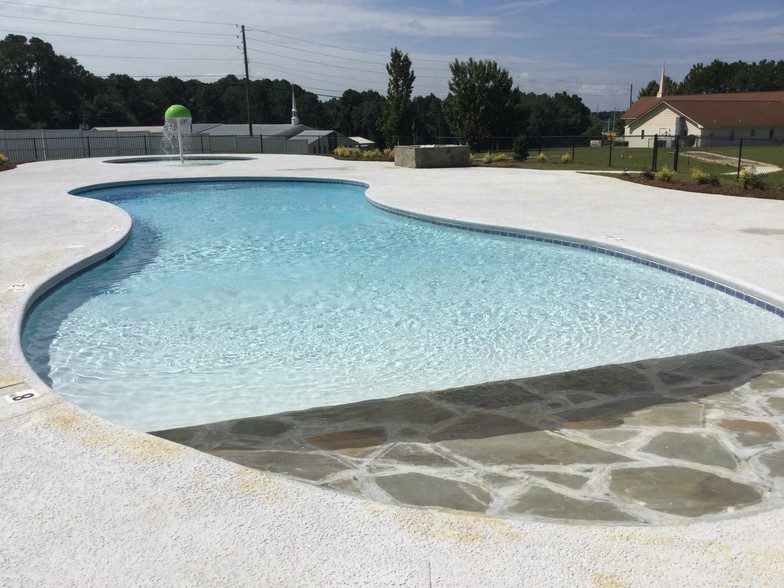 New Zero Entry Pool! - Tifton Apartments