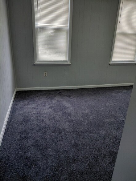 Building Photo - 28 N Kresson St