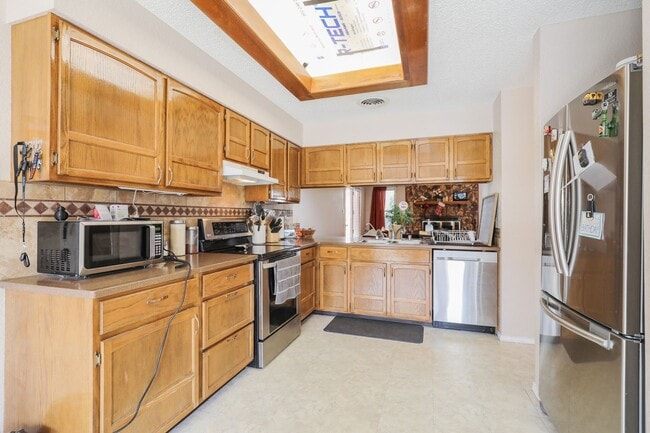 Building Photo - 3 Bedroom 2 Bath Home