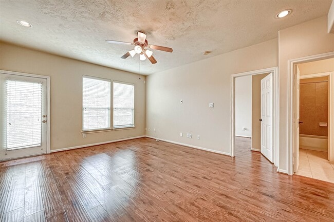 Building Photo - 1772 Aden Dr