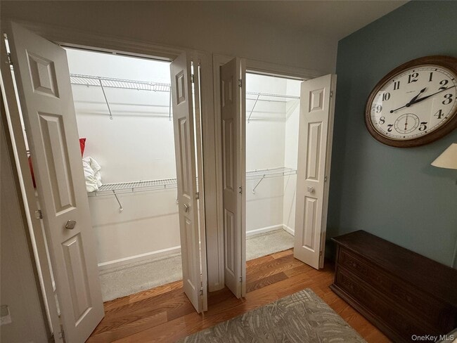 Building Photo - 112 Scott St