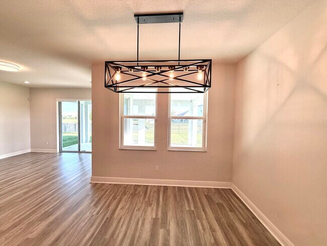 Building Photo - 10819 Pacini Wy