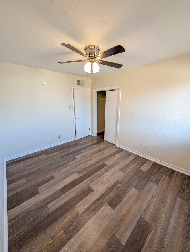 Building Photo - 3524 Mobile Ave