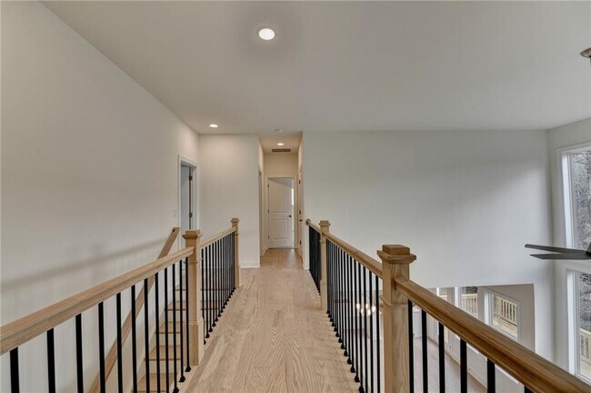 Building Photo - 2471 Stewart Rd