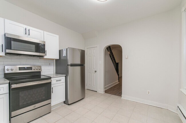 Building Photo - Beautiful 3-Bed/1.5 Bath Home Located in N...