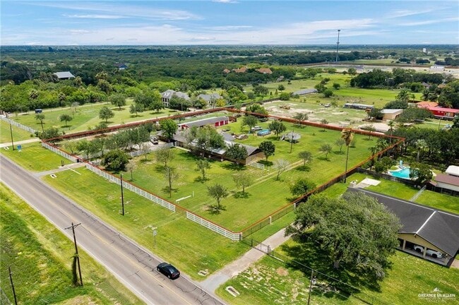 Building Photo - 21 N Shary Rd