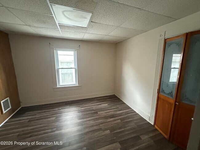 Building Photo - 617 Harrison Ave