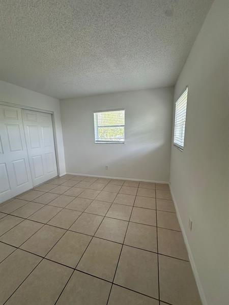 Building Photo - 5961 SW 41st St