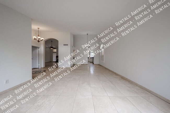 Building Photo - 532 E Stonebridge Dr