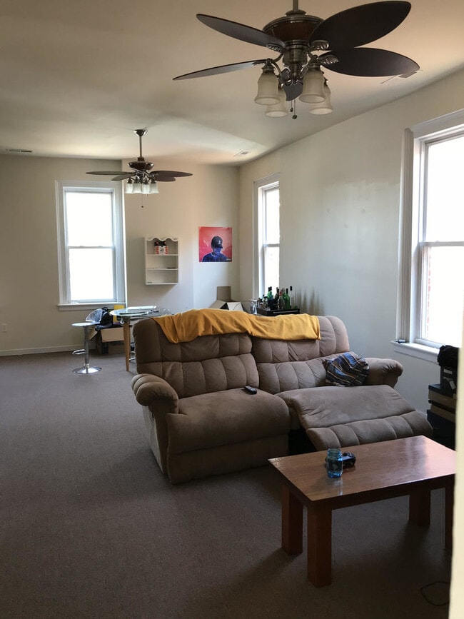 Building Photo - GROV2116