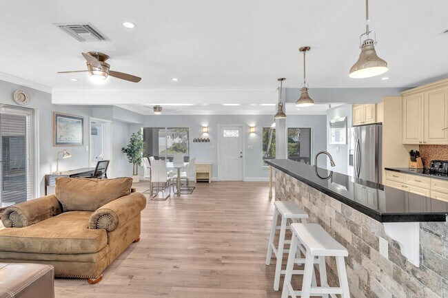 Building Photo - 3204 Beacon St